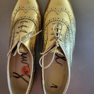 Classic women's shoe